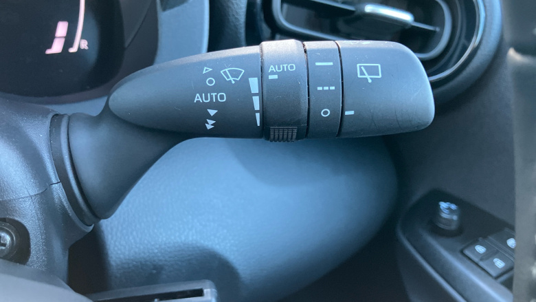 Toyota Yaris 1.5 Hybrid Design 5dr CVT Hybrid Hatchback